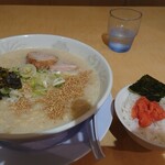 おおき屋 - おおき屋白(鶏白湯)明太子ご飯付大盛