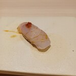 鮨なかむら - 鮃の昆布締め