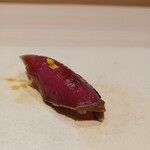 鮨なかむら - 鰹の藁焼き