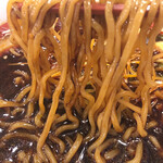 Kourakuen - 黒く染まった多加水麺