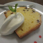 小さな街の食堂 cafe MISTY - セットのデザートはチョコチップのパウンドケーキ