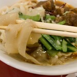 183432740 - 牛バラ肉刀削麺（牛腩刀削麺）…税込1100円