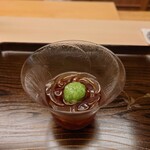 片折 - 氷見の天草から作ったところてん、上には原種のオクラ