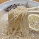 博多豚骨ラーメン 一純屋 - 麺リフト