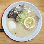 博多豚骨ラーメン 一純屋 - 塩豚骨ラーメン ¥750※会員クーポン(玉子)