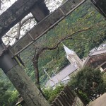 Yakkozushi - 鳥居から覗く崎津天主堂