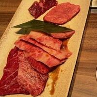 焼肉うしごろ 新宿三丁目店 - 