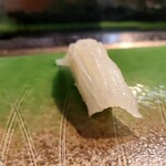 てっちゃん寿司 - ひらめ。最近のヒラメが物凄く旨いんですよね。