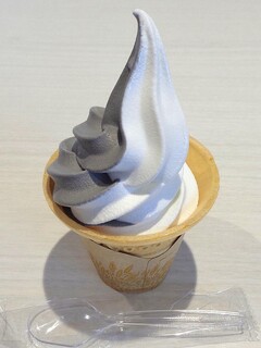 Koshi No Mori Kafe - 良寛ソフトクリーム（ミルク・ゴマミックス）