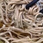 半田屋 - 冷やしかけうどん・そば230円とろろ170円