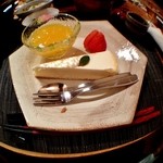 奥日光森のホテル - 水菓子（自家製チーズケーキ、ミント、八朔ゼリー寄せ、とちおとめ）