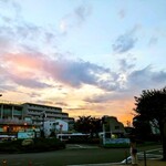 旬香 - 夕暮れ際に狛江駅へ降り立つ