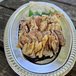 地鶏の元 - 九州の甘めの醤油とにんにくの風味が効いて、さしみがより美味しくなる。