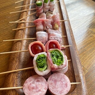 博多名物！もち豚を使った、野菜巻き串