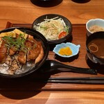 名古屋コーチン 一鳳 - もも肉炭火焼丼膳、1,200円