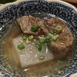 肉の寿司 一縁 - 牛筋塩煮込み