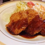 料理・酒 びすとろ - カラリと揚がった豚ヒレカツ