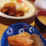 料理・酒 びすとろ - おかず、皿、お味噌汁
            