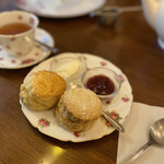 タイニー トリア アフタヌーンティー＆カフェ - 