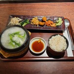 KOREAN BBQ 水刺間 - 鶏旨スープ(タッコムタン)