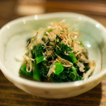 1杯目のお通し、菜の花のからし和え