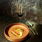 イル ネッビオ - カルメネールとメルロー品種の赤ワインと鴨肉のローストを美味しく頂きました。