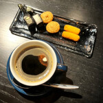 イル ネッビオ - おもてなしの一口菓子とカフェです。