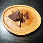 イル ネッビオ - 友人がオーダーした『イルネッビオ・ティラミス』です。