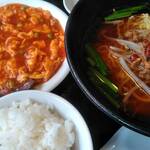 台湾料理 福亭 - 料理写真:台湾ラーメン+カニとたまごの炒め物
