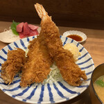 とんかつ小田保 - C定食（エビ・アジ・ホタテ）1,800円＋鮪のブツ 700円