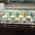 Gyaruri Shushu A - ショーケース内の商品