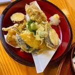 安江  - 粗挽き天ざるセットの野菜天です