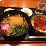 居酒屋 ココ - 今日のランチはおそばとマグロの漬け丼(^-^)/