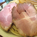 麺屋 清水 - 低温調理したハムのような豚ロースのチャーシュー。