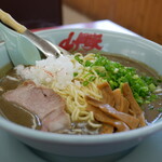 山岡家 - 鬼煮干しラーメン中盛り