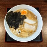 麺処 遥か - 背脂にぼしのりラーメン 880円