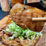 草津亭 - 肩ロースｏｒカルビ が選べるけどカルビﾁｮｲｽ大正解！お肉柔らかくて脂の重たさ一切無し