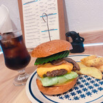 ツムジヤ - アボカドベーコンチーズバーガー　¥1,450