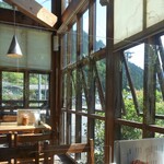 デコイ - 店内の様子