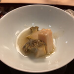 魚正 山本淳 - 鮑の柔らか煮。