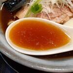 らーめん梶原 - 醤油スープ