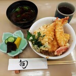Hirochou - 赤だしとお漬物3種付き、びっくり天丼税込み900円