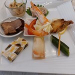 東天閣 神戸本店 - 前菜8種