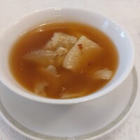 東天閣 神戸本店 - フカヒレとキヌガサタケの煮込み