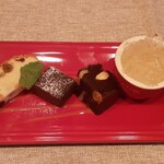 ビストロ デ トロワ - 