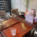 洋食の朝日 - テラス席