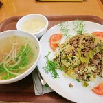 コムコムベトナム - ハノイ式牛肉と高菜漬物炒めの炒飯セット1200円税込ｗ