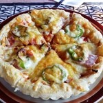 木犀舎 - 木犀舎手作りピザ ミックス☆

今週末も懲りずにスノボです！スキー場近くのカフェで釜焼きピザを発見！タルト生地みたいな分厚目の生地で食べ応え十分！(๑´ڡ`๑)