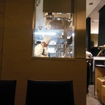 Diner CAFBAR - 厨房が見えるが…席やたら暗く無いですか？