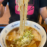 Shinaki - 低加水中細やや縮れ麺